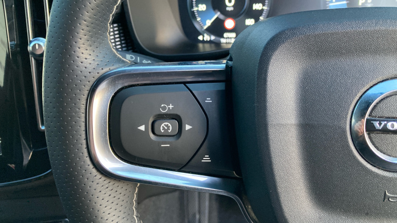 Volvo Xc40 2.0 D3 R DESIGN 5dr AWD Geartronic Diesel Estate